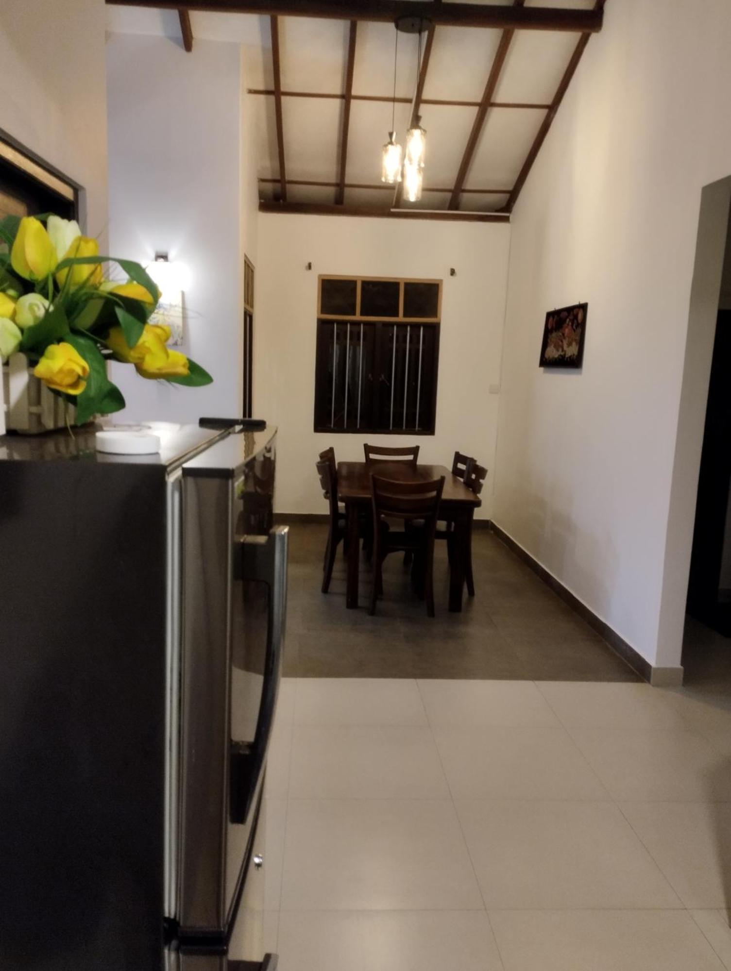 Villa Hilltop By Yehansa With Unlimited Fiber Wifi 히카두와 외부 사진
